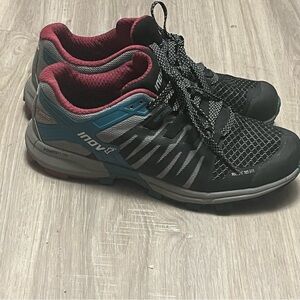 Woman’s‎ Inov-8 RocLite 305 Gortex Trail Running Shoes Sz 8.5 / Men’s Sz 7